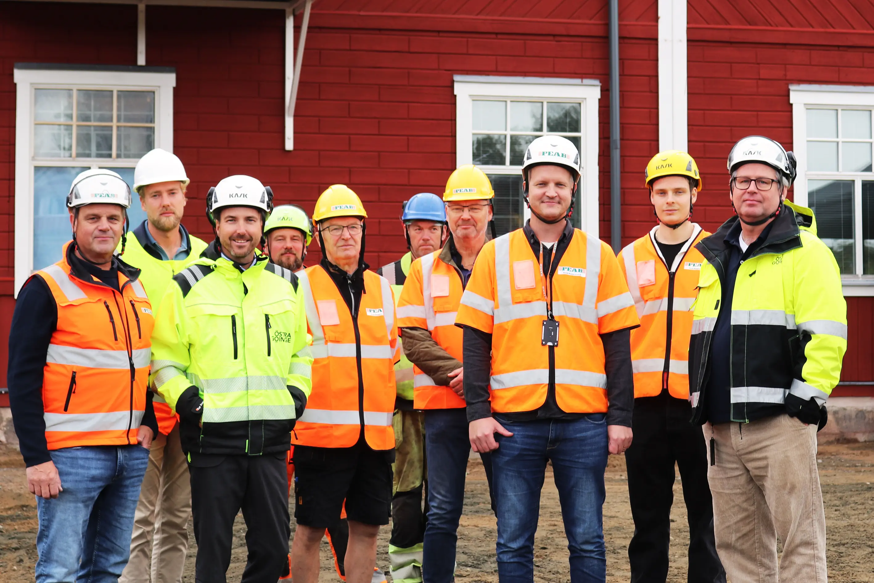Gruppbild med personer från PEAB, kommunen och Glimåkra utveckling.